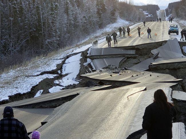 Po zemetrasení na Aljaške polícia varuje pred nebezpečnými selfie