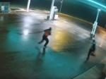 Polícia zverejnila nové video z pumpy, na ktorej zavraždili predavačku
