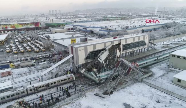 Havária tureckého rýchlovlaku si vyžiadala najmenej 9 mŕtvych