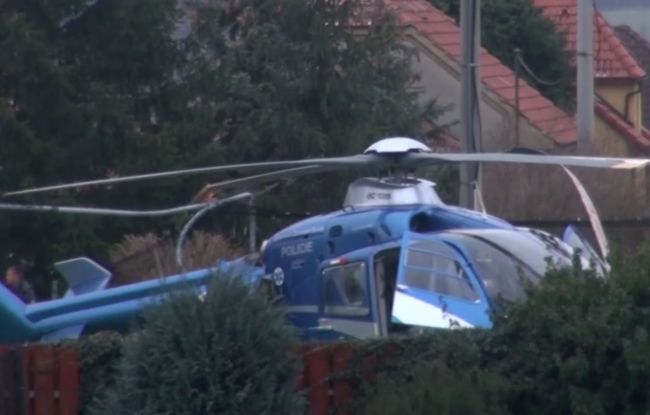 VIDEO: V stredných Čechách havaroval zdravotnícky vrtuľník