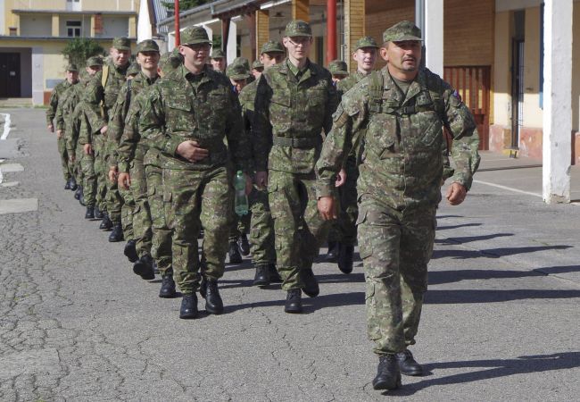 Ministerstvo obrany chce zvýšiť platy profesionálnych vojakov a zatraktívniť ich povolanie