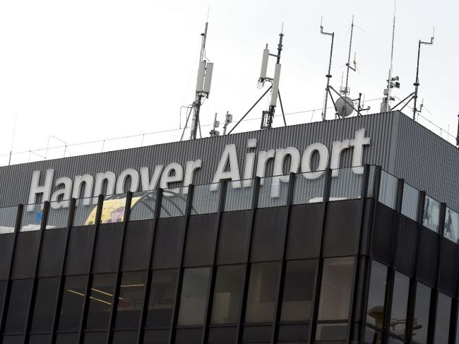 Letisko v Hannoveri opäť otvorili, vodič auta bol pod vplyvom drog