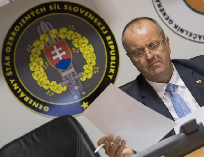 Gajdoš: Budeme pokračovať v dozbrojení vrtuľníkov,začať by sa mala výroba Zuzán