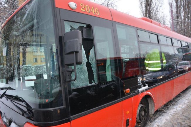 Polícia začala trestné stíhanie pre incident streľby na vodiča MHD