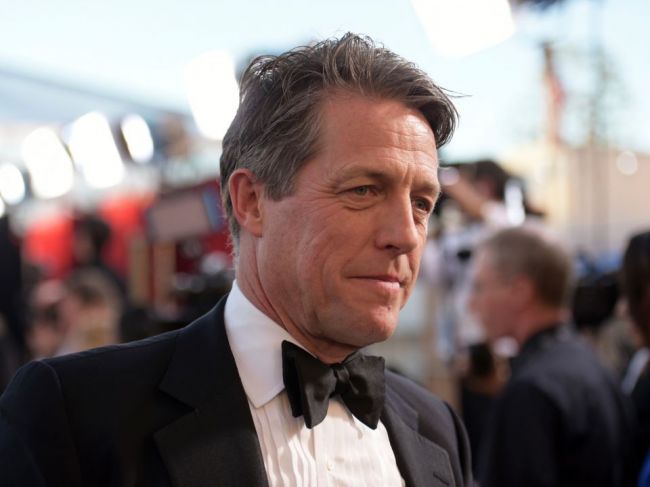 Hugh Grant žiada vrátiť scenár ukradnutý z jeho auta
