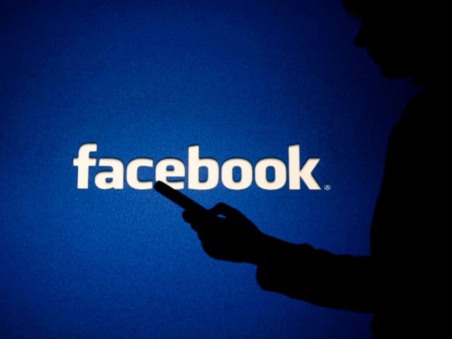Facebook zrušil stovky účtov s väzbami na Rusko