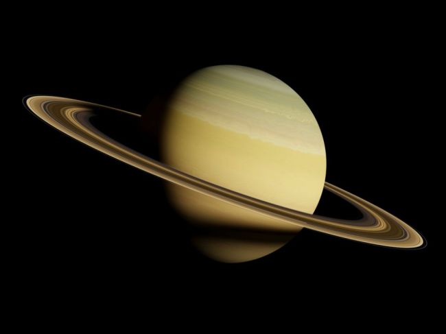 Prstence Saturnu sú mladšie než samotná planéta, zistili vedci
