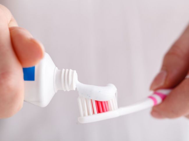 4 mýty o ústnej hygiene, kvôli ktorým si ničíte zuby