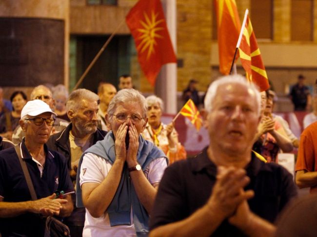 Grécky premiér označil schválenie dohody s Macedónskom za "historický deň"