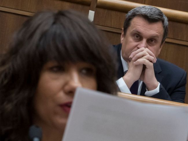 Opoziční poslanci chcú odvolávať Danka, ten berie snahu na vedomie