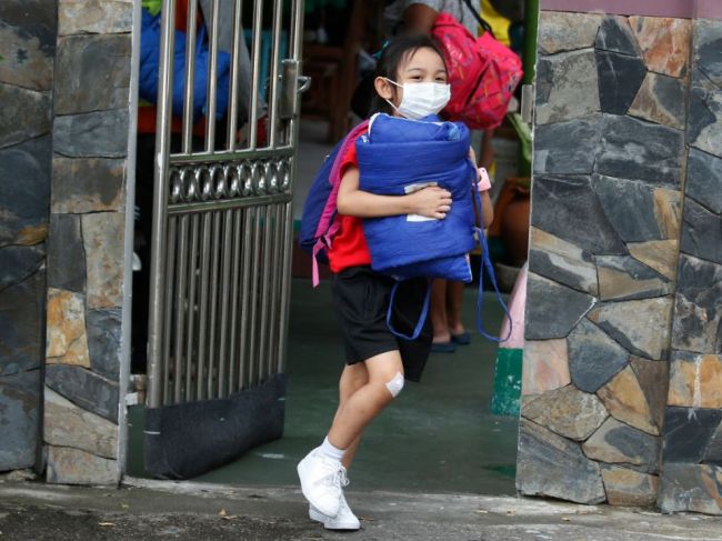 Toxický smog si vynútil zatvorenie stoviek škôl v Bangkoku