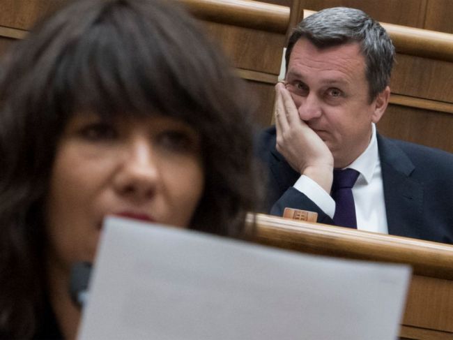 Danko odvolávaniu čeliť nebude, poslanci neschválili program