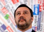 Salvini chce lodiam s migrantmi zakázať vstup do talianskych vôd
