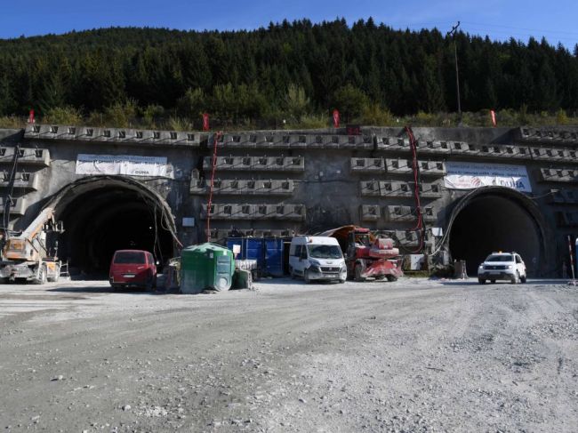 Spory na úseku D1 s tunelom Višňové začala riešiť medzinárodná komisia