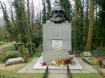 Marxov hrob na londýnskom cintoríne sa stal terčom útoku vandalov