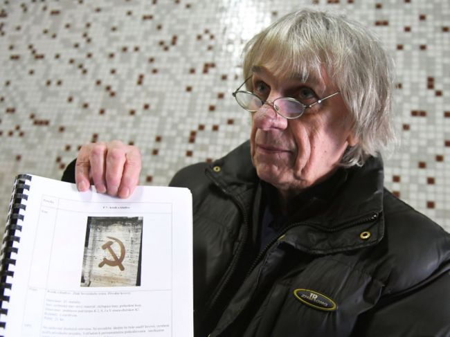 Košický súd potvrdil oslobodenie výtvarníka v kauze osekania symbolov komunizmu