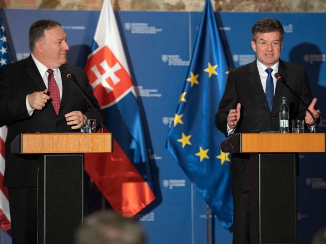 Lajčák na stretnutí s Pompeom apeloval na zachovanie transatlantickej väzby