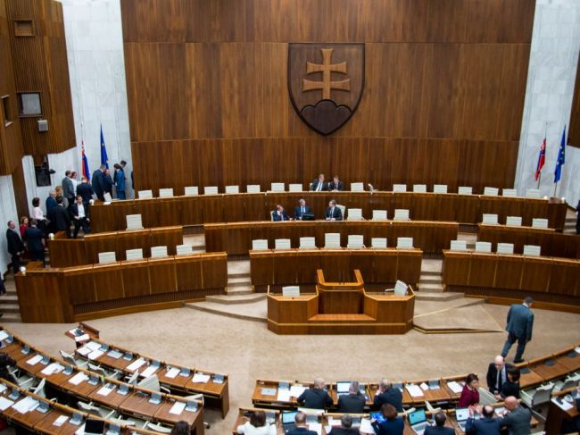 Výbor NRSR bude hovoriť o spôsobe voľby kandidátov na sudcov ÚS vo štvrtok ráno
