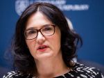 Opozícia odovzdala podpisy na odvolávanie ministerky Lubyovej