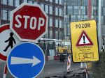 Bratislava očakáva v pondelok pre obmedzenia prvý nápor na dopravu