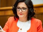 Lubyová ostáva ministerkou, väčšina snemovne ju podržala