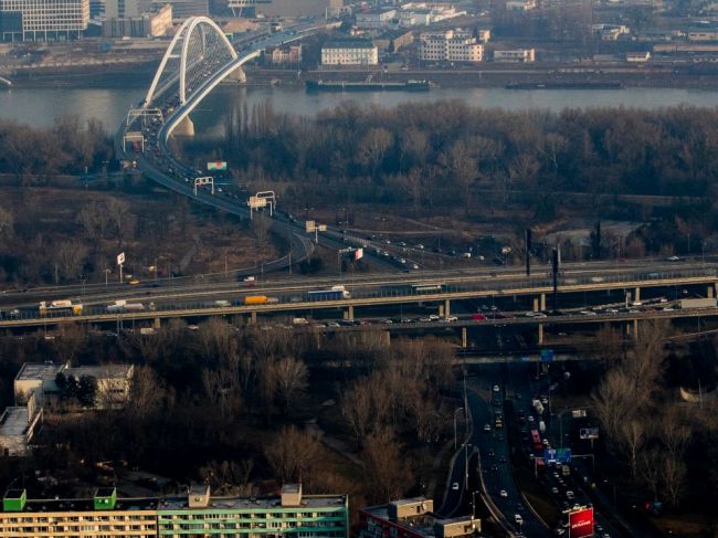 Doprava v Bratislave: Na týchto miestach sa vodiči zdržia 20 minút