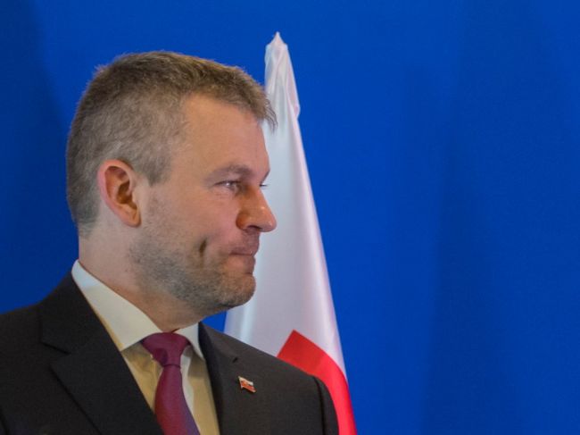Premiér nechce rozhádané Slovensko, vyzýva na pokojnú spomienku na zavraždených