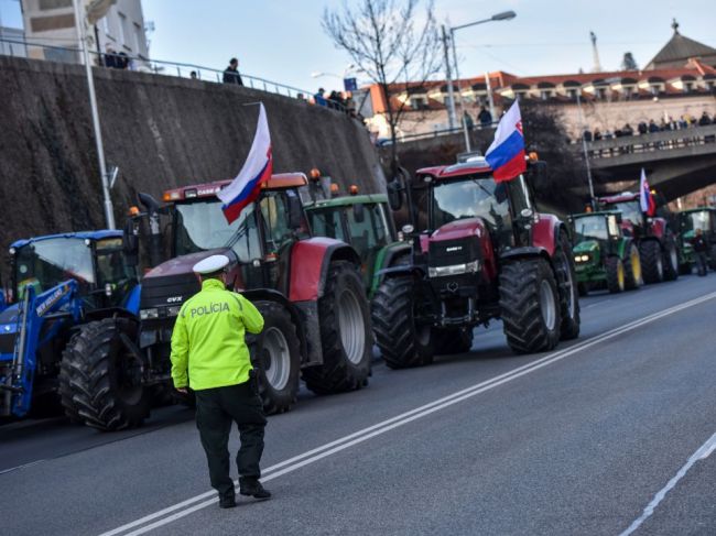 Nespokojní farmári prerušili štrajk a pripravujú sa na generálny