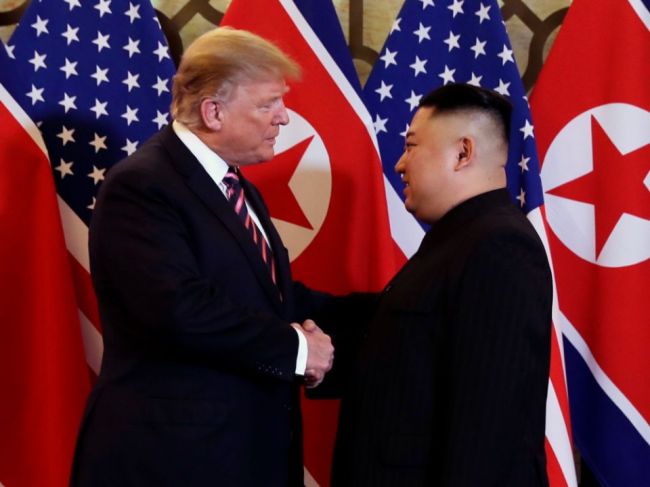 Donald Trump a Kim Čong-un sa zišli v Hanoji na svojom druhom summite