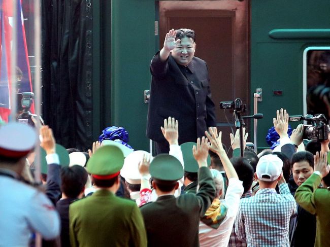 Kim Čong-un nastúpil na hranici s Čínou do vlaku a ukončil návštevu Vietnamu