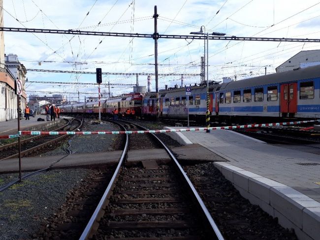 V Brne sa na hlavnej železničnej stanici zrazili dva vlaky