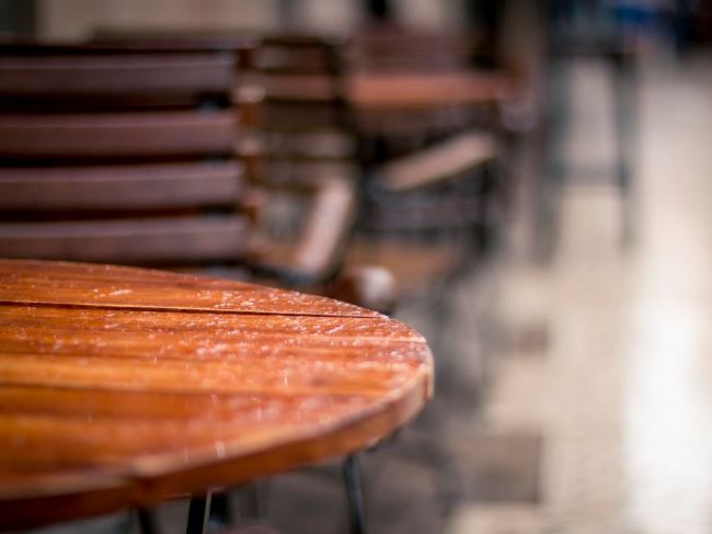 Predpoveď počasia: Zrážky budú pretrvávať na časti územia aj v pondelok