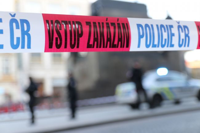 V dome v okrese Brno-vidiek sa strieľalo, policajti našli dvoch mŕtvych