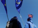 Británia ruší prípravy na neriadený odchod z EÚ