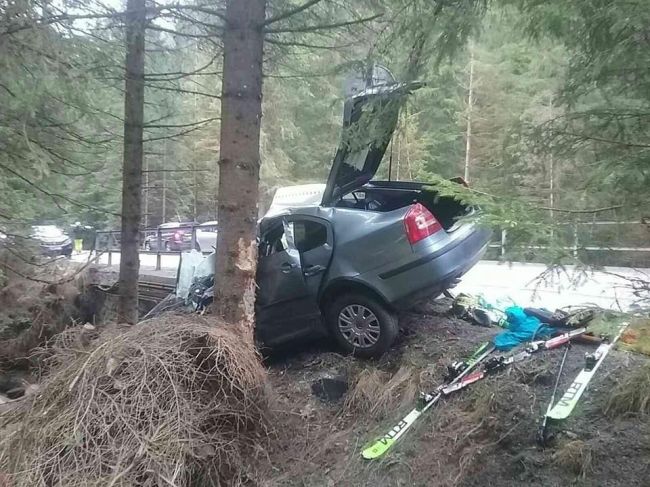 Pri nehode v Demänovskej Doline zomrela mama dvoch maloletých detí