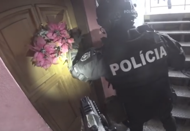 VIDEO: Polícia zasahovala v prípade obchodovania s mladými dievčatami