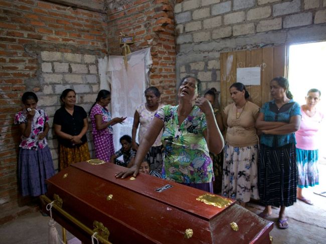 Útoky na Srí Lanke spáchalo zrejme sedem samovražedných atentátnikov