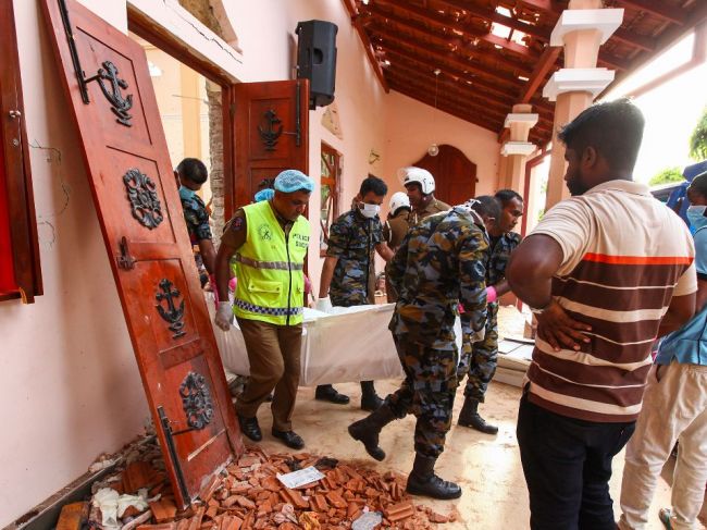 Z útokov na Srí Lanke je podozrivá miestna islamistická skupina