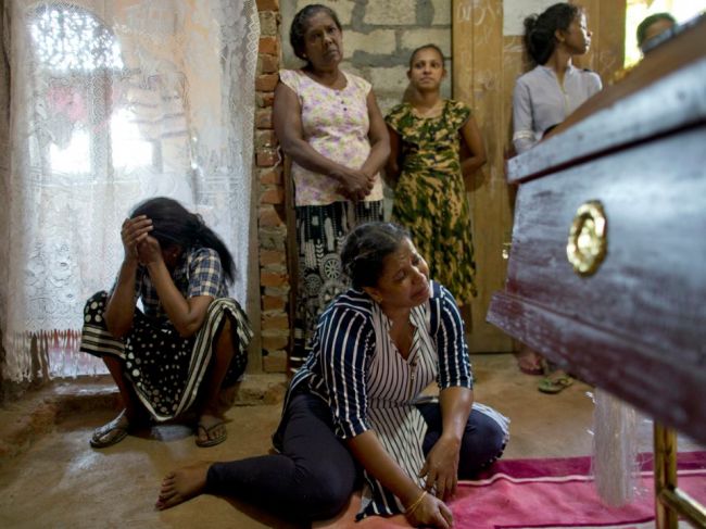Na Srí Lanke sa začal deň štátneho smútku, obete si uctili troma minútami ticha