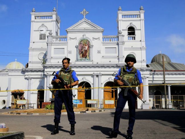 Počet obetí útokov na Srí Lanke sa zvýšil na 310 mŕtvych; polícia zadržala 40 osôb