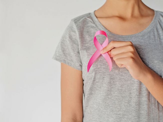 Ženy by mali myslieť na prevenciu rakoviny prsníka, pripomína lekár