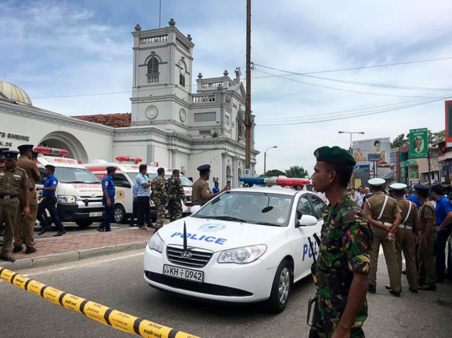 Útoky na Srí Lanke vyšetruje aj tím Interpolu; vedie ho Čech