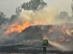 Požiar na Záhorí sa v noci nerozšíril, v niektorých úsekoch je lokalizovaný