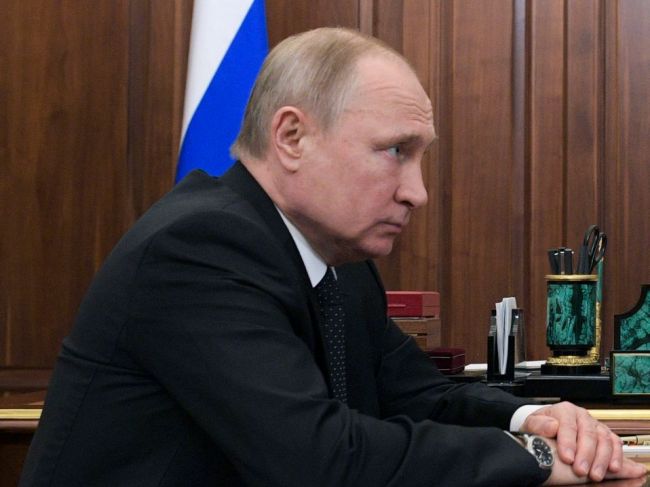 Putin podpísal výnos uľahčujúci udelenie občianstva ďalším Ukrajincom