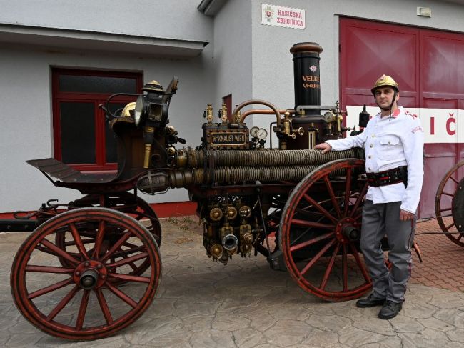 Historická parná striekačka je pre DHZ vo Veľkých Uherciach pokladom
