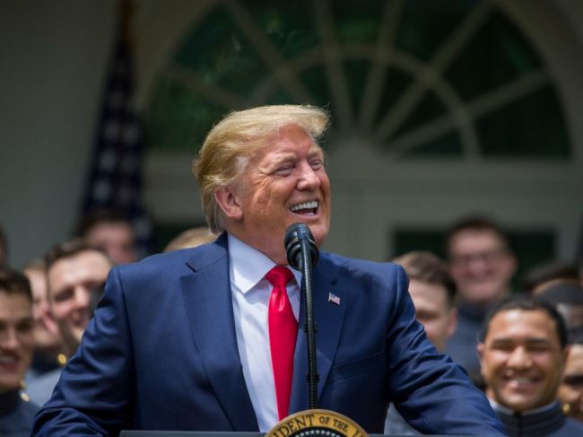 Prieskum: S Trumpom je spokojných 46 percent Američanov