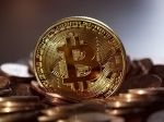 Bitcoin pokračuje v raste a jeho kurz sa blíži k hranici 6000 USD