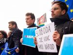 Na Dvořákovom nábreží v Bratislave protestovali proti krajnej európskej pravici