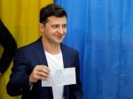 Zelenskyj dostal pokutu za to, že pri voľbách ukázal označený lístok