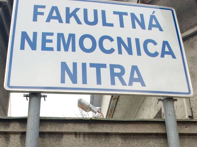 Za operáciu nesprávneho kolena nemocnica v Nitre vyvodila personálnu zodpovednosť 